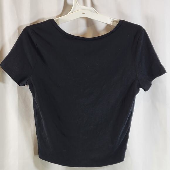 3 pack of Wild Fable Short Sleeve Crew Neck Crop Tee, Black, Size M, NWT - Picture 2 of 6